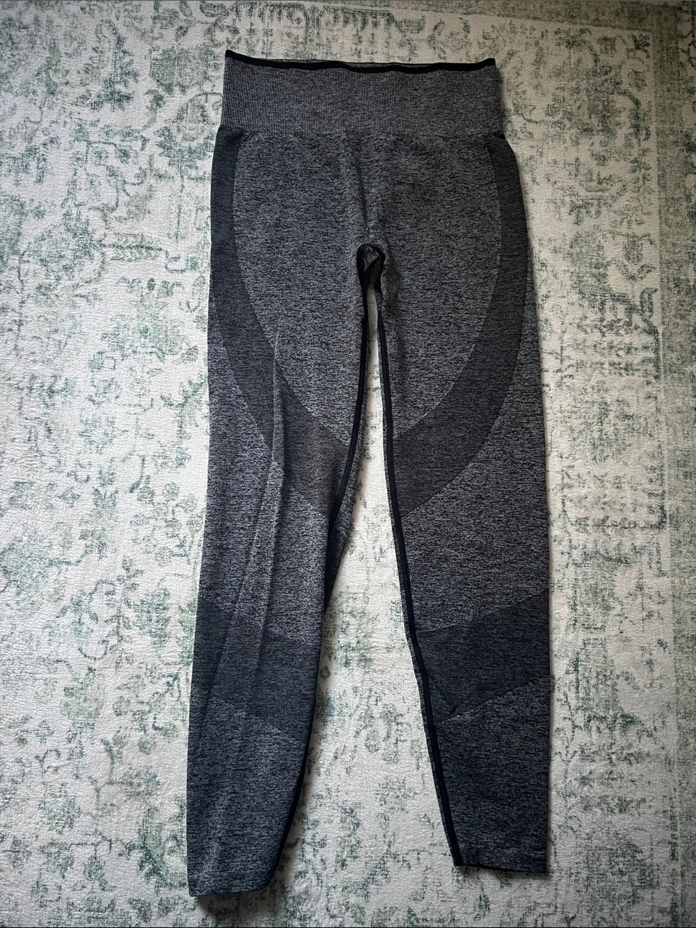 PINK Victoria’s Secret Charcoal Seamless Active Leggings